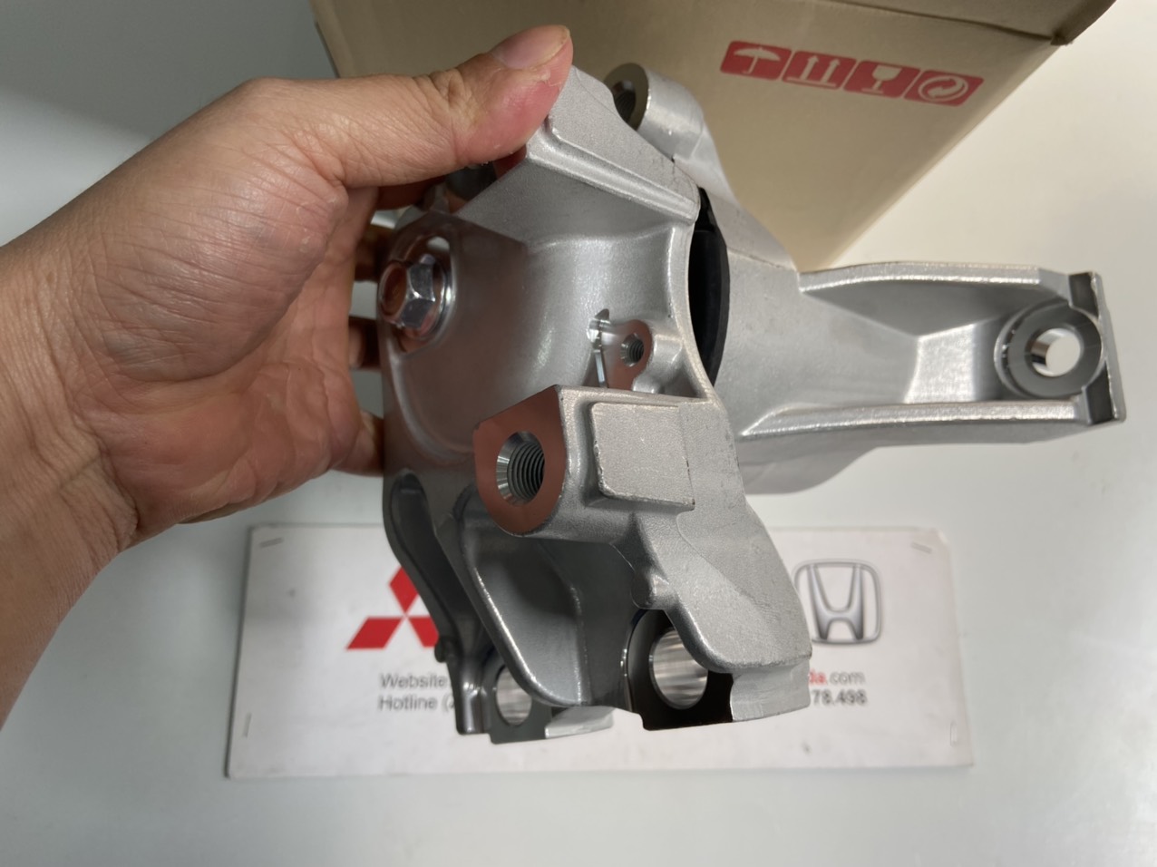 Chân máy dầu xe Honda CRV